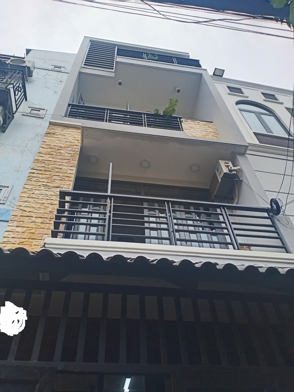 NHÀ BÁN, HOÀNG VĂN THỤ ,TÂN BÌNH ,NGANG 4 DÀI 15, 5 TẦNG MỚI CHỈ 9.1 TỶ, TẶNG NỘI THẤT GỖ CAO CẤP.